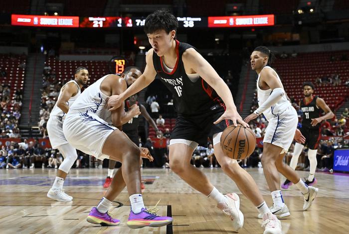 13日夏联前瞻:杨瀚森背靠背能否延续状态?独行侠状元战马刺榜眼