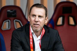 津媒:国足后防线伤病困扰主帅久尔杰维奇排兵布阵