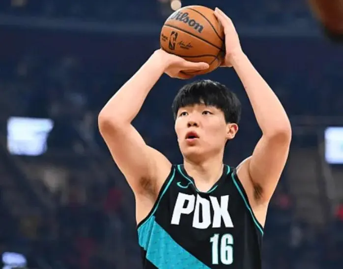 杨瀚森G联赛前三节砍下14分15篮板2助攻2盖帽,6个前场篮板