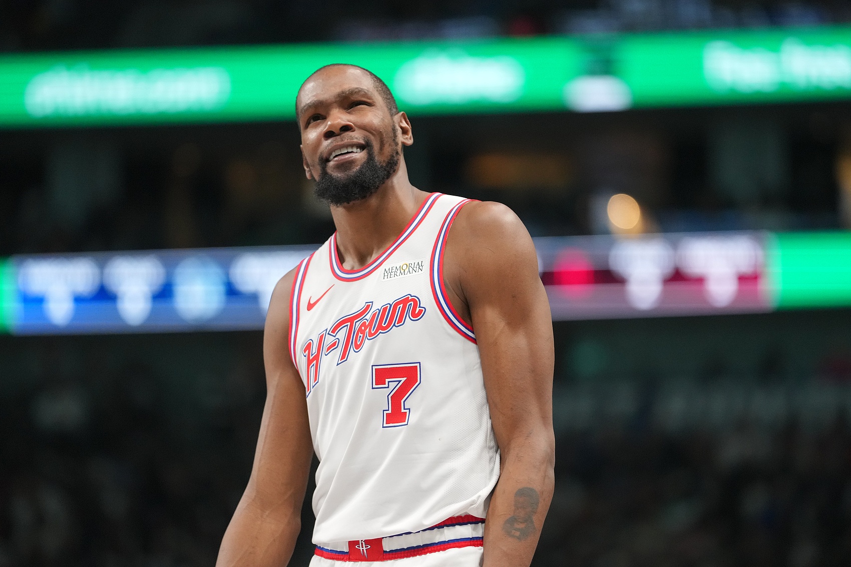 开云体育官网-传染了还！杜兰特罚球罕见两罚全丢 火箭今天第三人